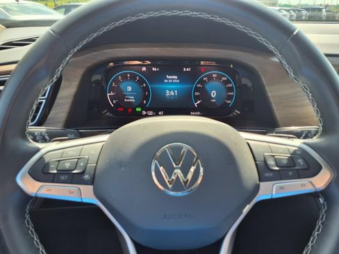 Used 2024 Volkswagen Atlas SE AWD/4WD image 24