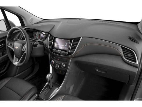 Used 2019 Chevrolet Trax LT w/ LT Convenience Package FWD image 19