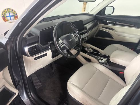 Certified 2024 Kia Telluride S w/ S Sunroof Package AWD/4WD image 8