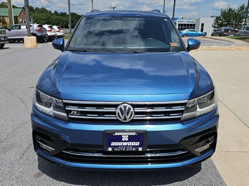 Used 2019 Volkswagen Tiguan SEL R-Line AWD/4WD image 2