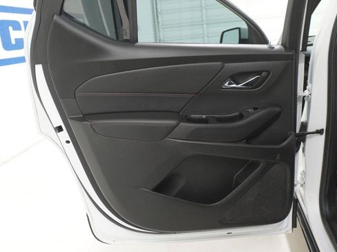 Used 2023 Chevrolet Traverse RS FWD image 36