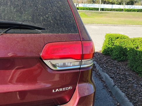 Used 2019 Jeep Grand Cherokee Laredo w/ Laredo X Package image 15