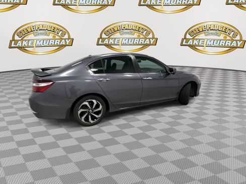 Used 2017 Honda Accord EX image 3