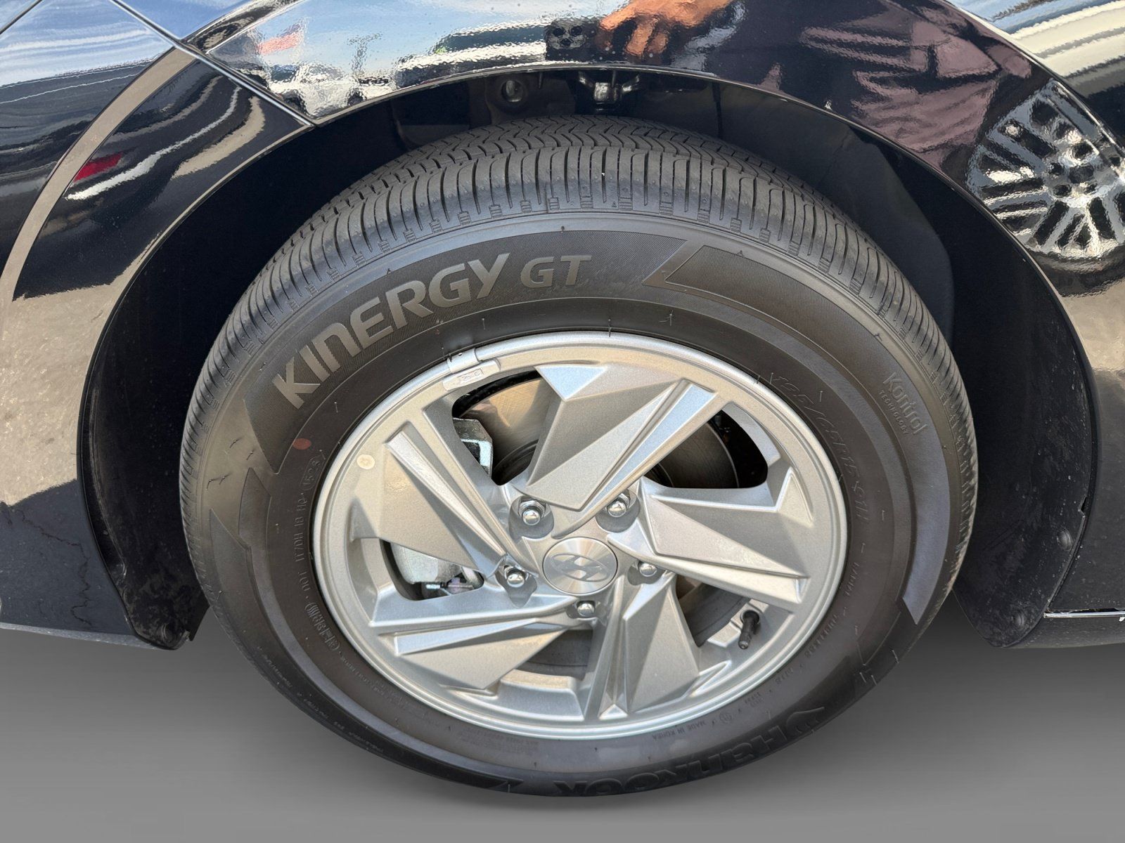 Certified 2026 Hyundai Elantra SE FWD image 9