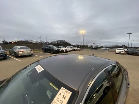 Used 2018 Honda Accord Sport image 3