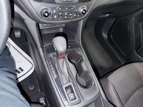 Used 2023 Chevrolet Equinox RS image 16