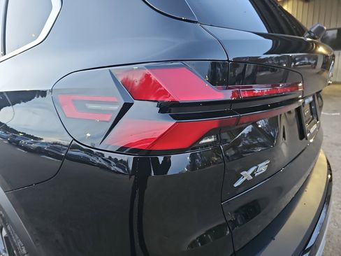 New 2026 BMW X5 xDrive50e w/ Climate Comfort Package AWD/4WD image 37