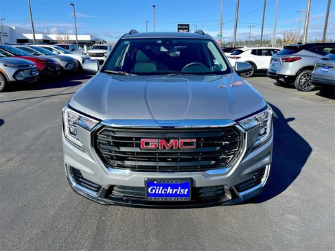 Used 2024 GMC Terrain SLE w/ Driver Convenience Package image 25