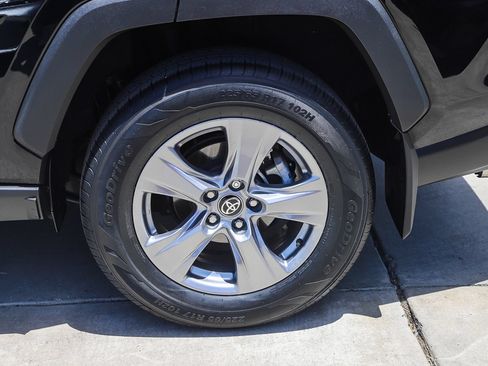 Certified 2025 Toyota RAV4 XLE w/ Convenience Package FWD image 11