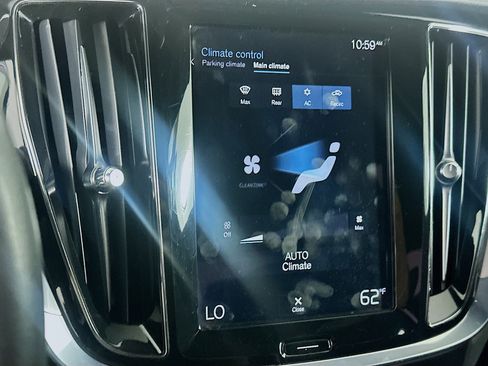 Used 2020 Volvo S60 T5 Momentum image 19