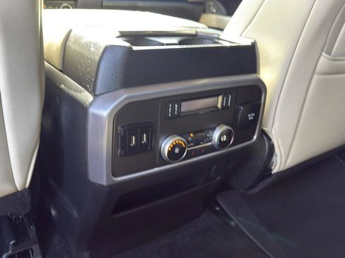 Used 2018 Ford Expedition Max Platinum image 25