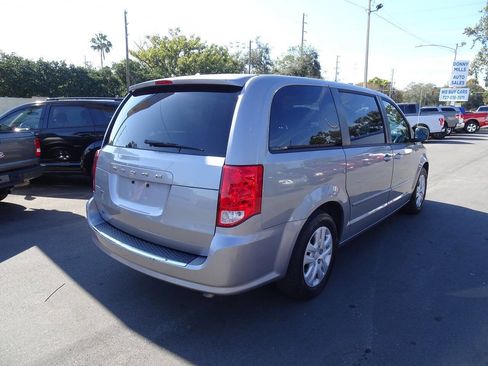 Used 2013 Dodge Grand Caravan SE image 4