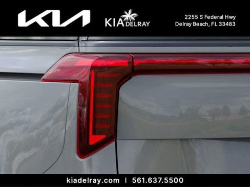 New 2026 Kia Carnival SX Prestige FWD image 11