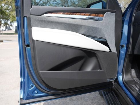 New 2026 Cadillac Escalade Platinum Sport w/ LPO, ONYX Package image 19