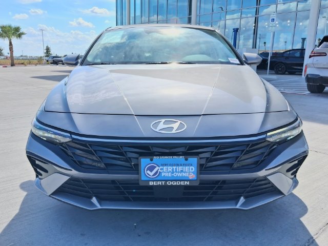 Used 2025 Hyundai Elantra SEL FWD image 2