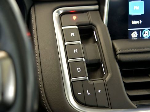 Used 2021 Chevrolet Tahoe LT w/ LT Signature Package AWD/4WD image 25