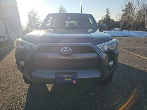 Used 2015 Toyota 4Runner SR5 Premium image 2