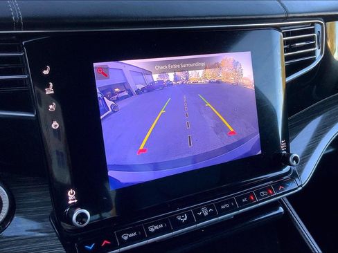 Used 2022 Jeep Wagoneer Series III w/ Flexible Seating Group image 21