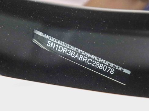 Used 2024 Nissan Pathfinder SV image 27