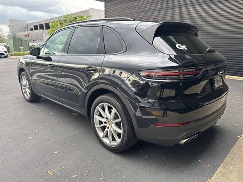 Certified 2022 Porsche Cayenne S image 3