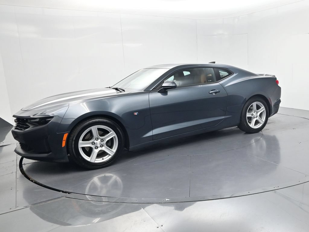 Used 2020 Chevrolet Camaro LT w/ Technology Package RWD image 4