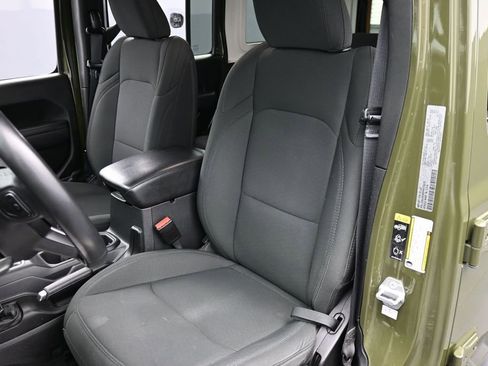 Used 2021 Jeep Wrangler Unlimited Sport AWD/4WD image 21
