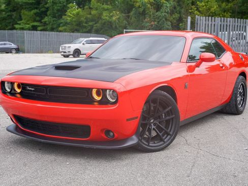 Used 2020 Dodge Challenger R/T Scat Pack w/ Dynamics Package RWD image 3