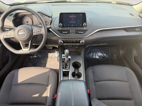 Used 2025 Nissan Altima 2.5 S image 10