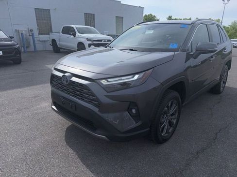 Used 2022 Toyota RAV4 Limited AWD/4WD image 2