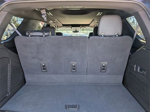 Used 2021 GMC Yukon Denali w/ Denali Premium Package image 13