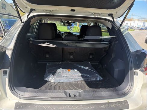 Used 2025 Subaru Crosstrek 2.5i Limited w/ Crosstrek Mirror Package image 9