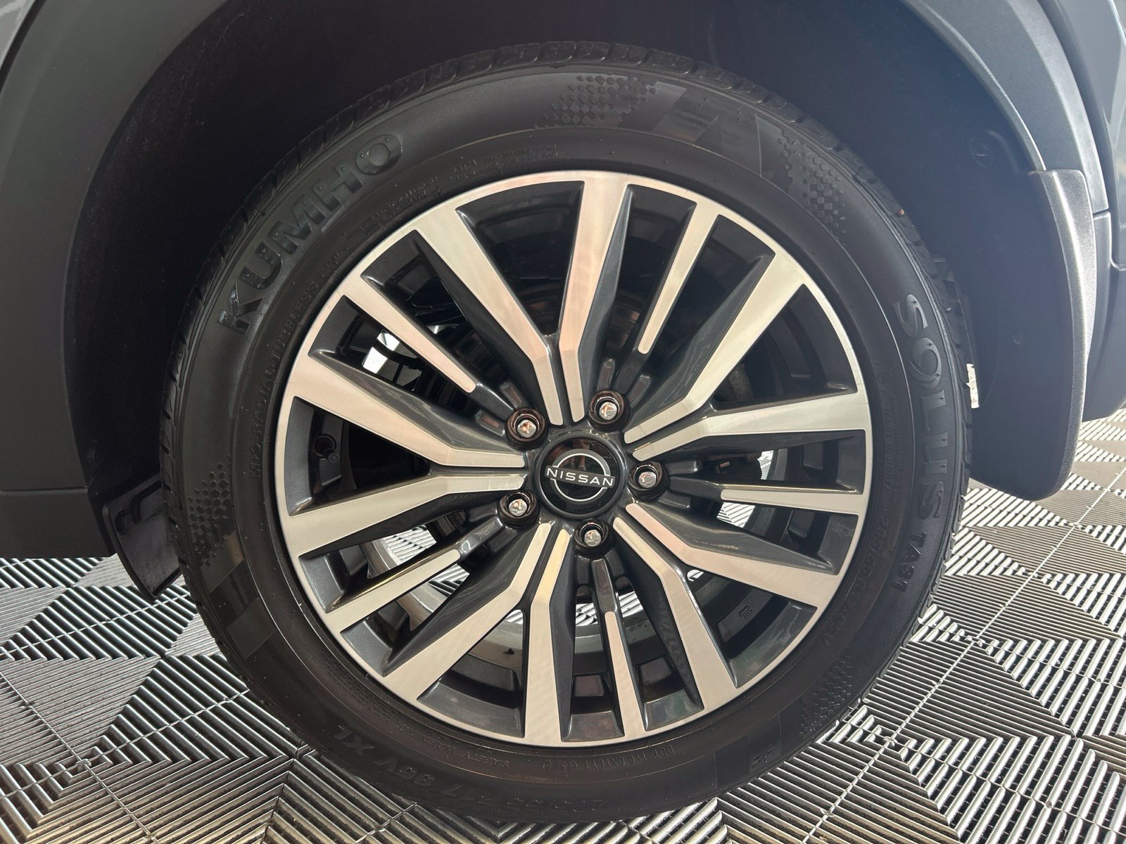 Used 2023 Nissan Kicks SV FWD image 9
