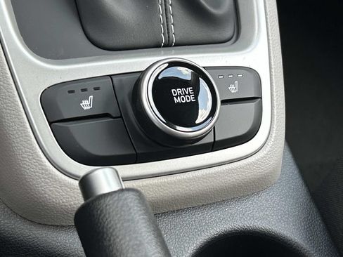 New 2026 Hyundai Venue SEL FWD image 31