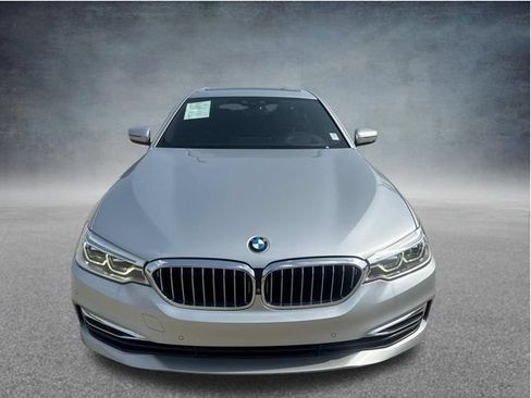 Used 2018 BMW 540i w/ Luxury Seating Package RWD image 2