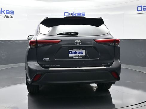 Used 2020 Toyota Highlander LE image 7