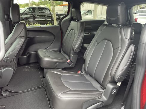 New 2026 Chrysler Pacifica Select image 34
