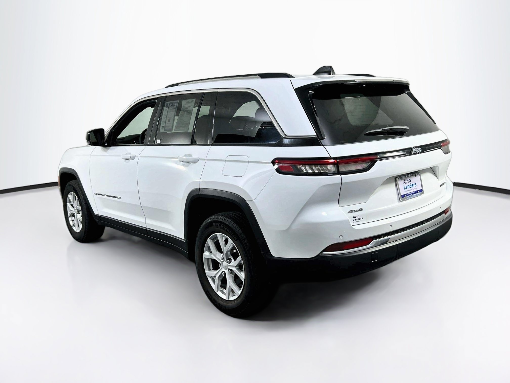 Used 2023 Jeep Grand Cherokee Limited w/ Trailer Tow Prep Group (B) AWD/4WD image 7