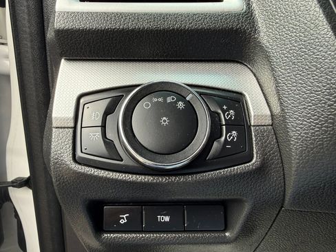 Used 2015 Ford Explorer XLT w/ Equipment Group 202A AWD/4WD image 24