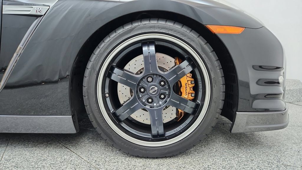 Used 2012 Nissan GT-R Black Edition AWD/4WD image 34