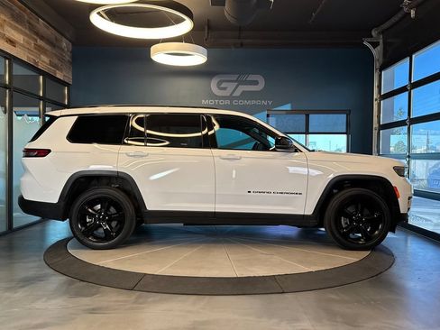 Used 2023 Jeep Grand Cherokee L Laredo AWD/4WD image 33