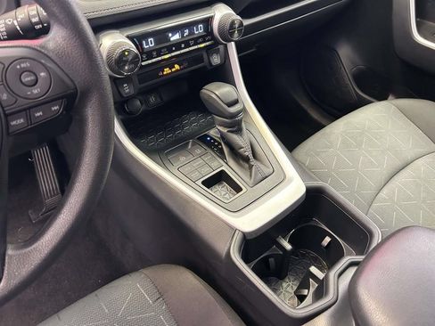 Used 2025 Toyota RAV4 XLE AWD/4WD image 19