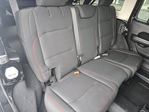 Used 2019 Jeep Wrangler Unlimited Rubicon AWD/4WD image 19