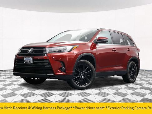 Used 2019 Toyota Highlander SE AWD/4WD image 2