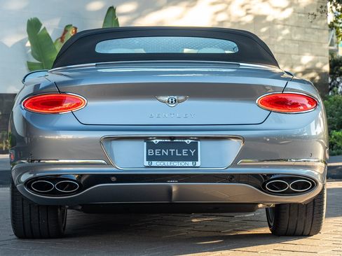 Used 2024 Bentley Continental GT V8 image 37