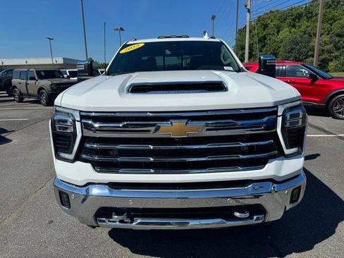 Used 2025 Chevrolet Silverado 3500 LTZ w/ LTZ Plus Package AWD/4WD image 2