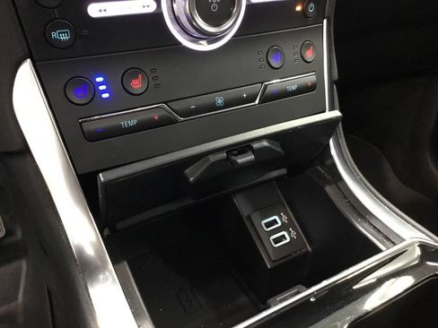 Used 2019 Ford Edge Titanium w/ Equipment Group 301A AWD/4WD image 20