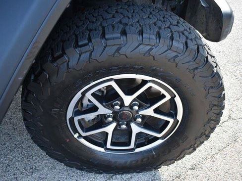 Used 2026 Jeep Wrangler Unlimited Rubicon AWD/4WD image 16