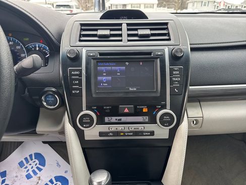 Used 2014 Toyota Camry XLE image 18