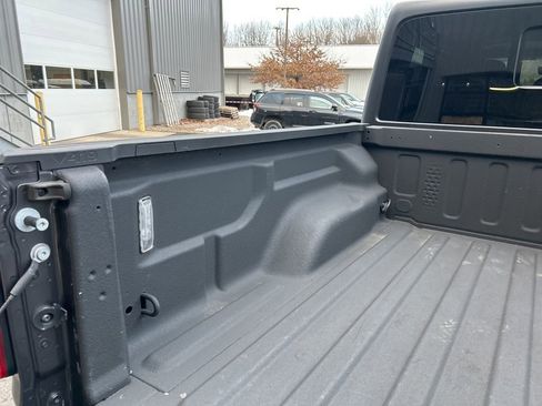 Used 2021 Jeep Gladiator Willys image 38