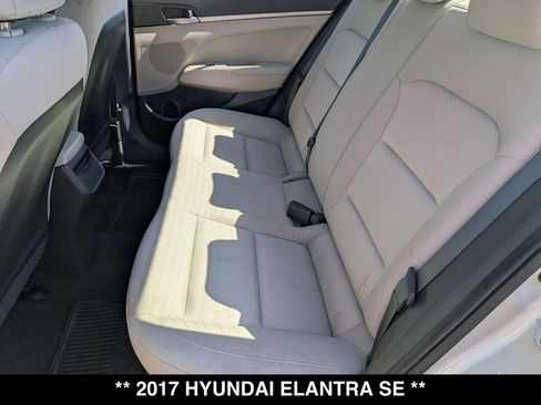 Used 2017 Hyundai Elantra SE FWD image 3